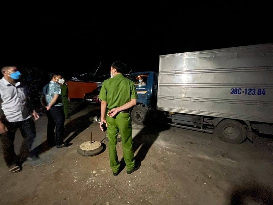Vi phạm phòng chống dịch 2 ô tô chở hàng về Hương Sơn bị phạt 15 triệu đồng